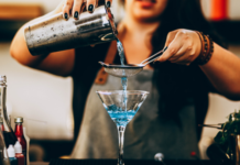 Sparatoria nel bar a Sesto Fiorentino: è realmente sicuro per le donne lavorare nelle prime ore del mattino?