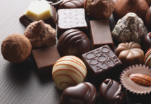 Il cioccolato sfida l’inflazione: perché i consumatori non rinunciano al “piccolo bene di lusso”