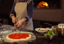 Più grande, più versatile: arriva la Pizza Base XL di Schär Foodservice
