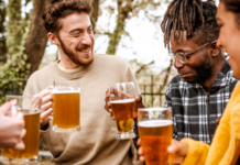 Tempo, meno corsa e più qualità: cosa racconta la ricerca Ichnusa sugli italiani